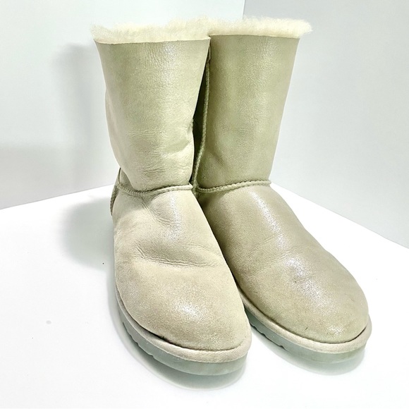 UGG “I Do Collection” Bailey Boot size 9 - Picture 3 of 8